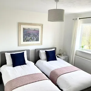 https://superb-holiday-home-in-springfields-llanelli.cardiffhotelswales.com